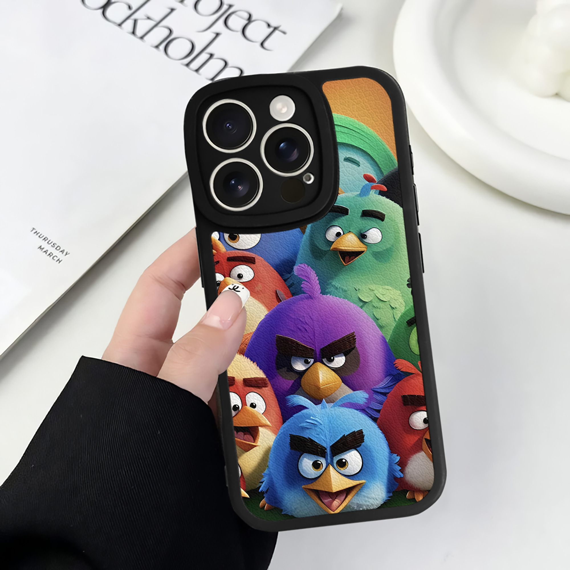 （画像用） Angry Birds アングリーバード 【iPhone 16シリーズ対応】シリコンスマホケース（レザー調） 材質：シリコン